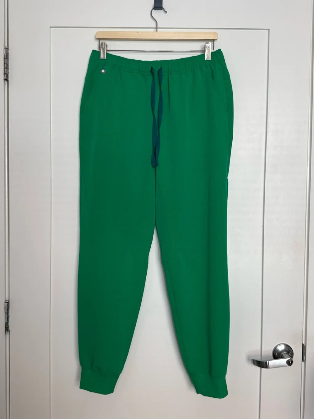 Figs Tansen Jogger Scrubs Pants Mens Sz M Green Medical Doctor PO6090